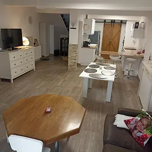https://la-maison-de-la-cloche.fr-provencehotel.com